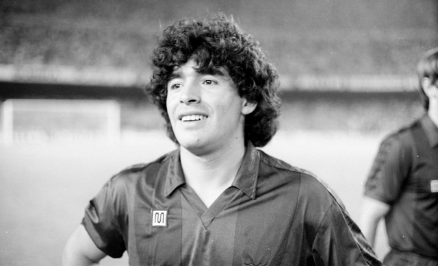 Huyền thoại Diego Maradona qua đời ở tuổi 60 tại nhà riêng
